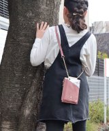 ピンク