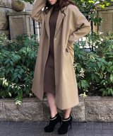 ベージュ
