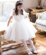 ベージュ