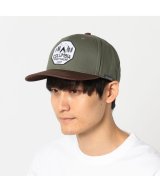 カーキ