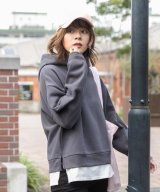 チャコールグレー