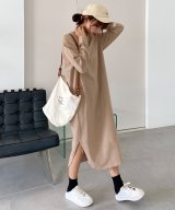 ベージュ