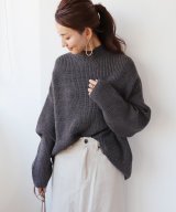 チャコールグレー