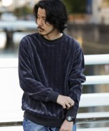 グレー