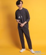 チャコールグレー
