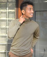 ベージュ