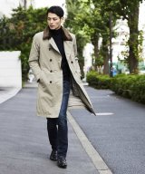 ベージュ