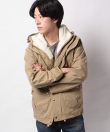 ベージュ