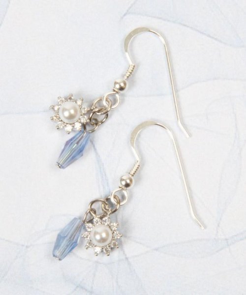 セール 大人可愛いガラスアクセサリー シルバー925 クリスタル 花ガラスピアス ワイスチャーム Wythecharm D Fashion セール 大人可愛いガラスアクセサリー シルバー925 クリスタル 花ガラスピアス ワイスチャーム Wythecharm D Fashion