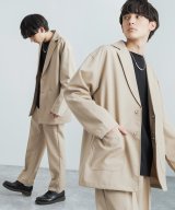 ベージュ