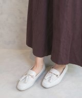 ライトグレー