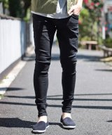 ブラック