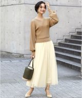 ベージュ