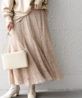 ベージュ