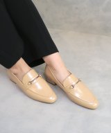 ベージュ