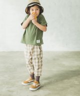 グレー