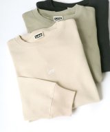ベージュ