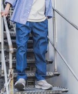 ブルー