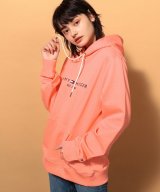 サーモンピンク