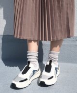 ホワイト