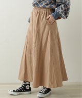 ベージュ