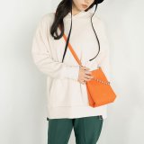 アイボリー