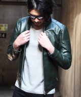 ダークグリーン