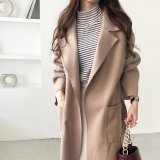 ベージュ