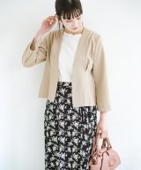 ベージュ