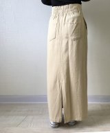 ベージュ