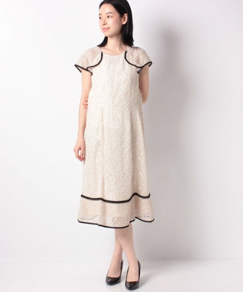 セール 60 Off キカレースハイショクペプラムワンピース アナイ Anayi D Fashion