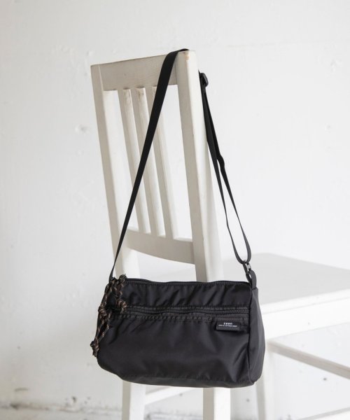 Light Weight Bag 軽量ナイロンショルダーバッグ コーエン Coen D Fashion Light Weight Bag 軽量ナイロンショルダーバッグ コーエン Coen D Fashion