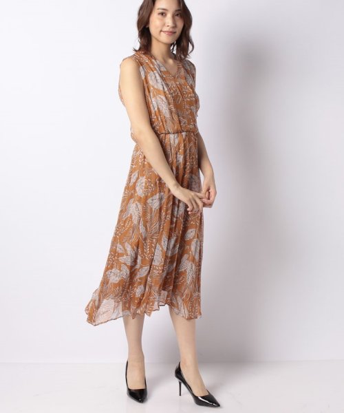 セール 60 Off クレープリーフプリントフレアワンピース アナイ Anayi D Fashion セール 60 Off クレープリーフプリントフレアワンピース アナイ Anayi D Fashion