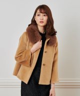 ベージュ