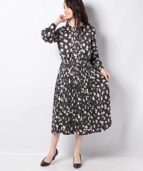 セール シャドーフラワープリントプリーツワンピース アナイ Anayi D Fashion セール シャドーフラワープリントプリーツワンピース アナイ Anayi D Fashion