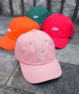 ピンク