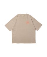 ベージュ