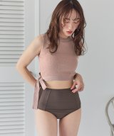 ピンク