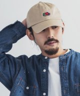 ベージュ