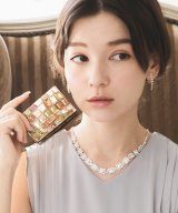ベージュ