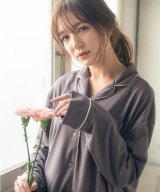 ダークグレー