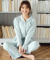 ライトブルー