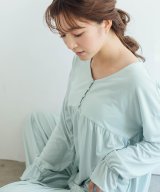 ライトブルー