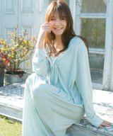 ライトブルー