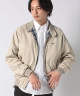 ベージュ