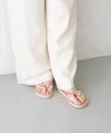 ベージュ