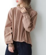 ピンクベージュ