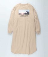 ベージュ