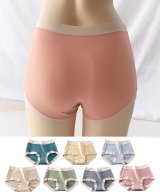 ピンク