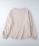 ベージュ
